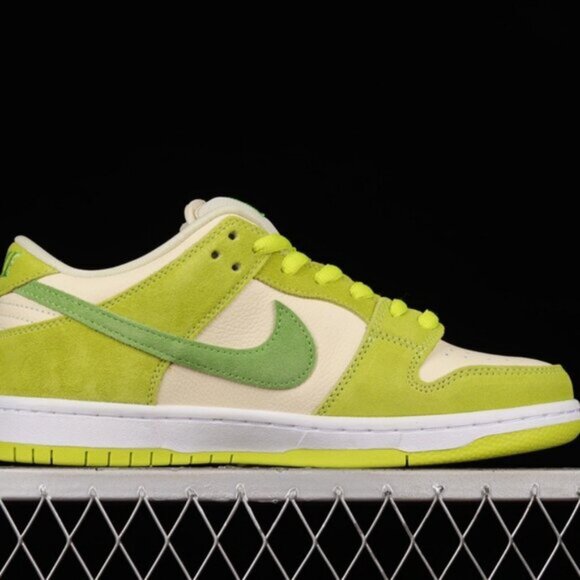 Nike SB Dunk Low "Green Apple" - Picture 3 of 7